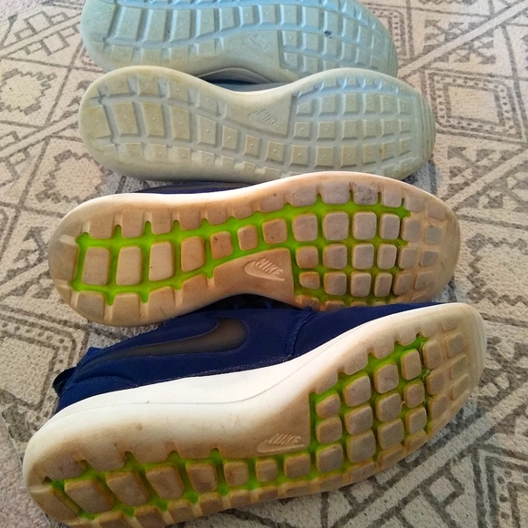 2 pairs of Nike Roshe SOLD already - Picture 2 of 10
